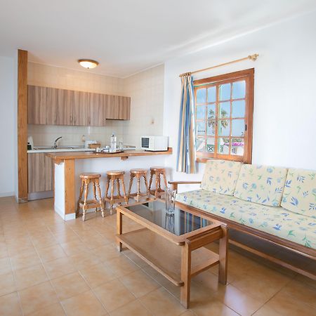 Apartamentos Celeste Costa Teguise Bagian luar foto