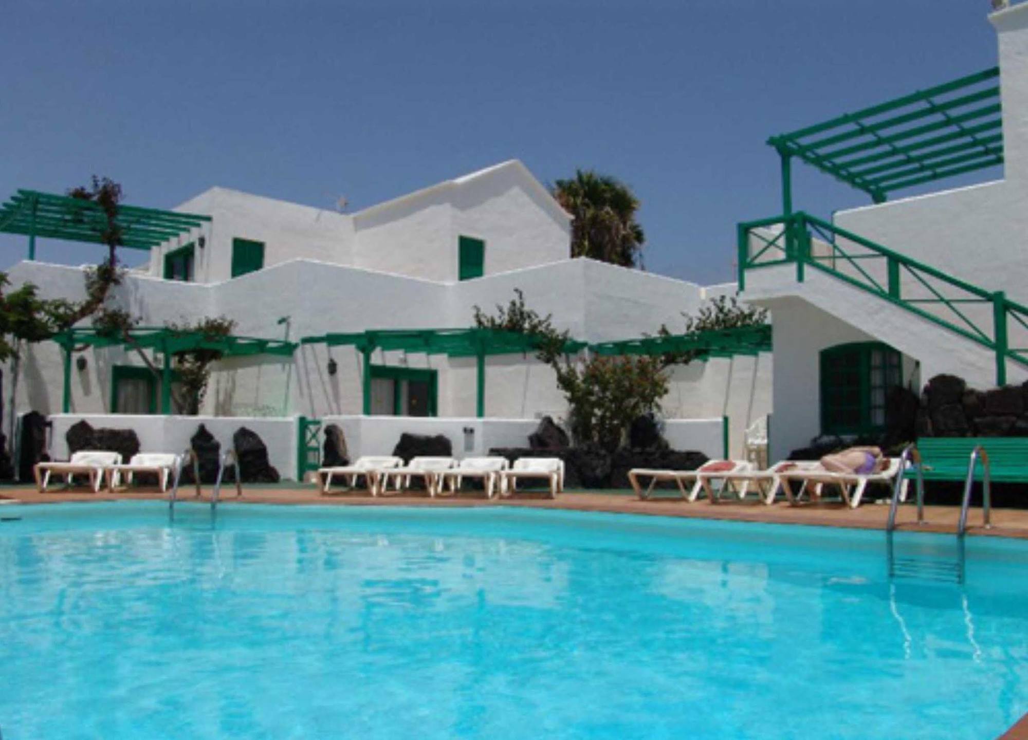 Apartamentos Celeste Costa Teguise Bagian luar foto